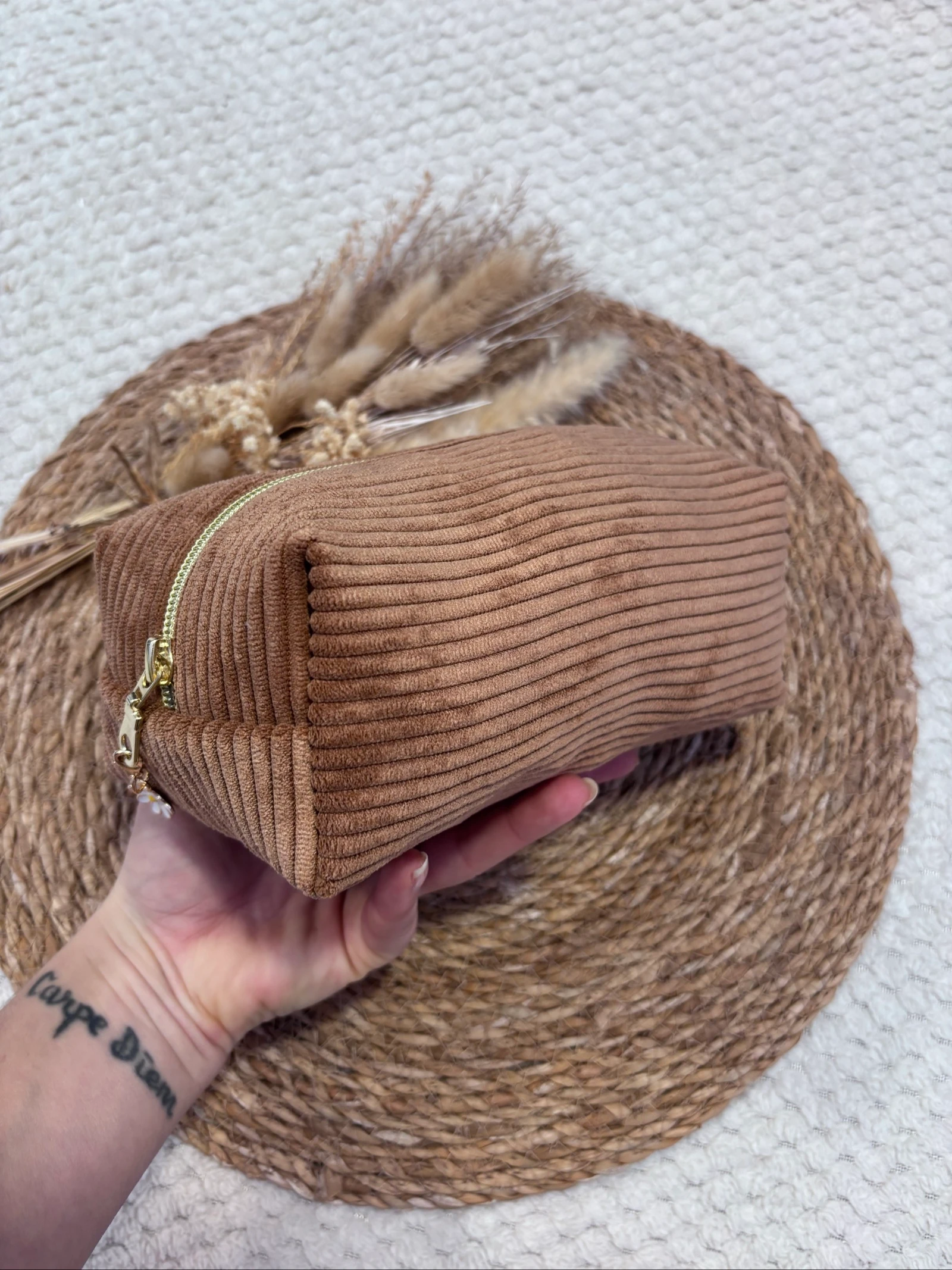 Cappuccino Ribbed Velvet Makeup Bag – photo 2